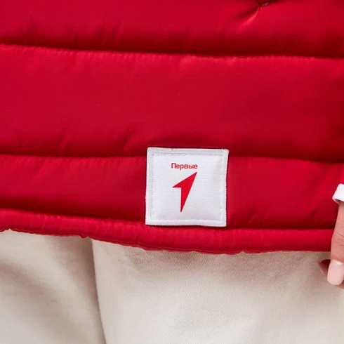 Жилетка на синтепоне со стежкой красная