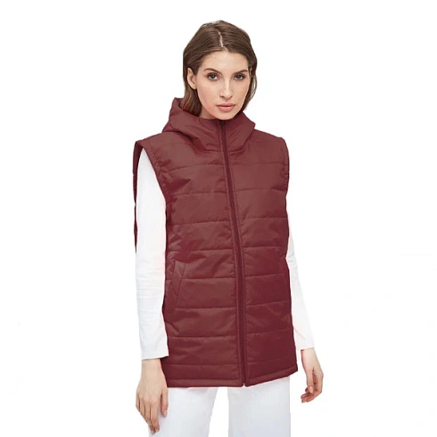 Жилет с капюшоном бордовый