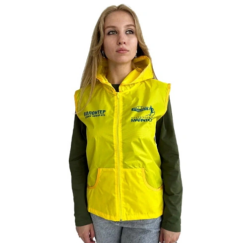Жилетка промо с капюшоном карман кенгуру желтая